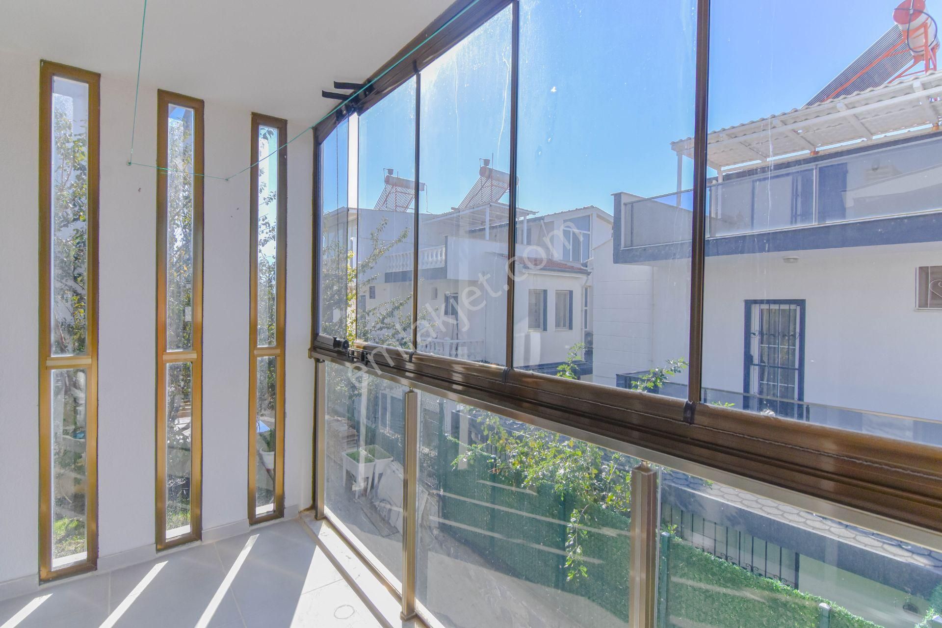 Kuşadası Soğucak'ta Havuzlu Site İçinde 5+1 Villa - Görsel 19