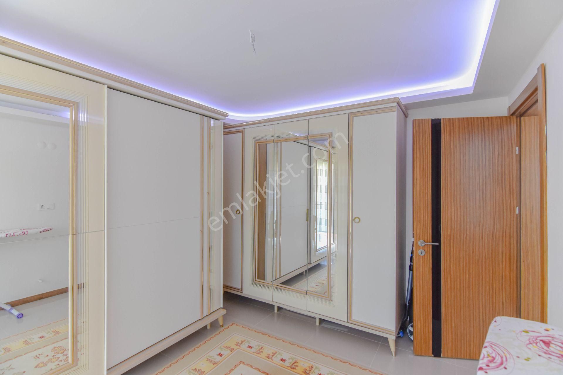 Kuşadası Soğucak'ta Havuzlu Site İçinde 5+1 Villa - Görsel 21