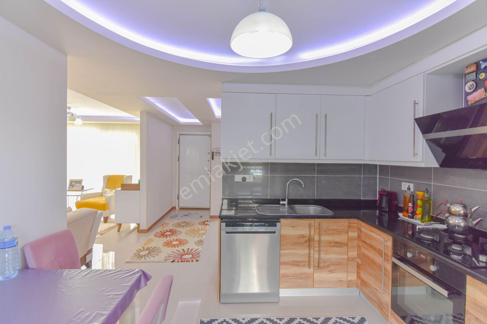 Kuşadası Soğucak'ta Havuzlu Site İçinde 5+1 Villa - Görsel 9