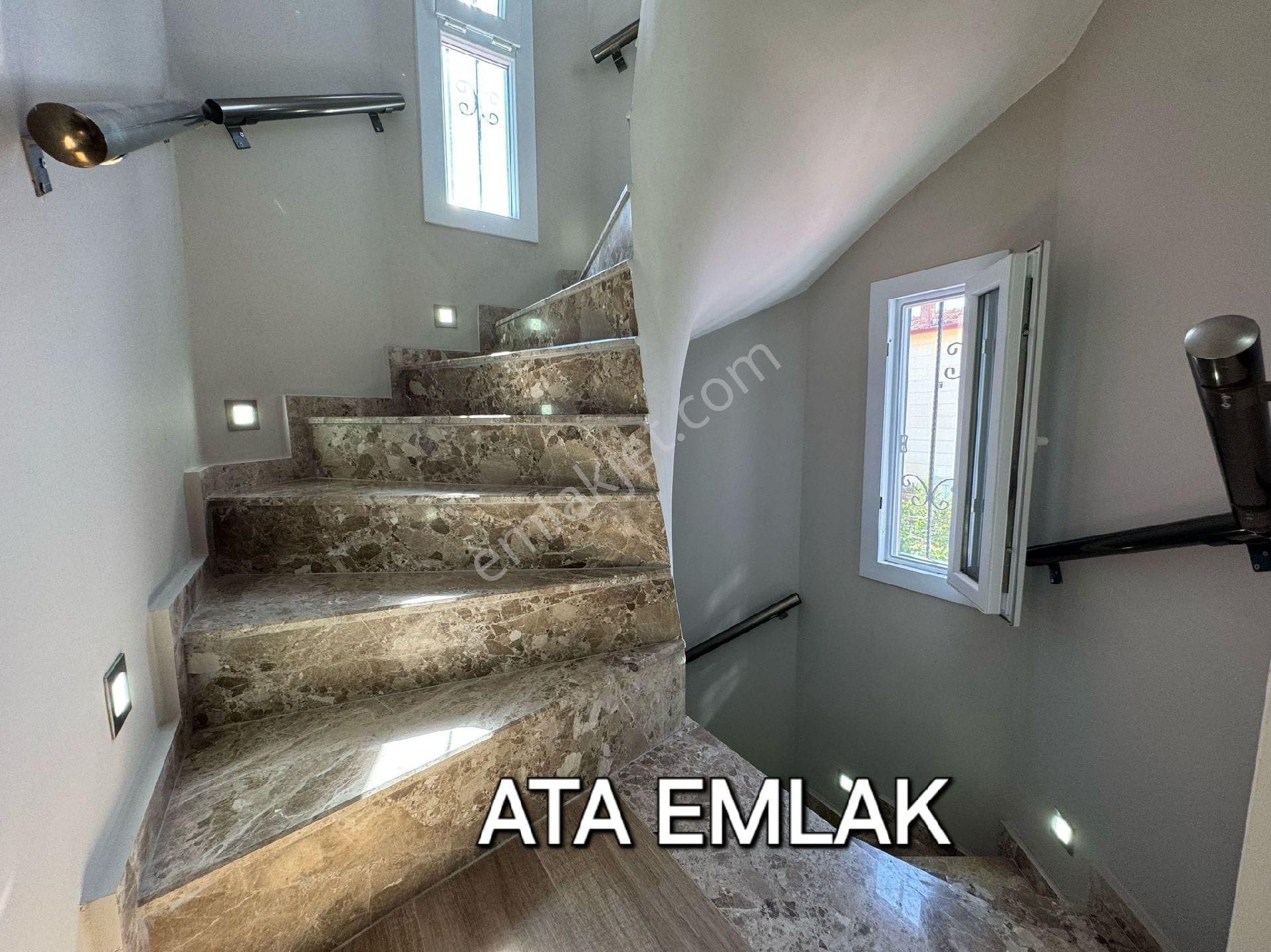 Kuşadasında Tek Müstakil Plaja Yakın Havuzlu Sitede 4+1 Eşyalı Yazlık - Görsel 23