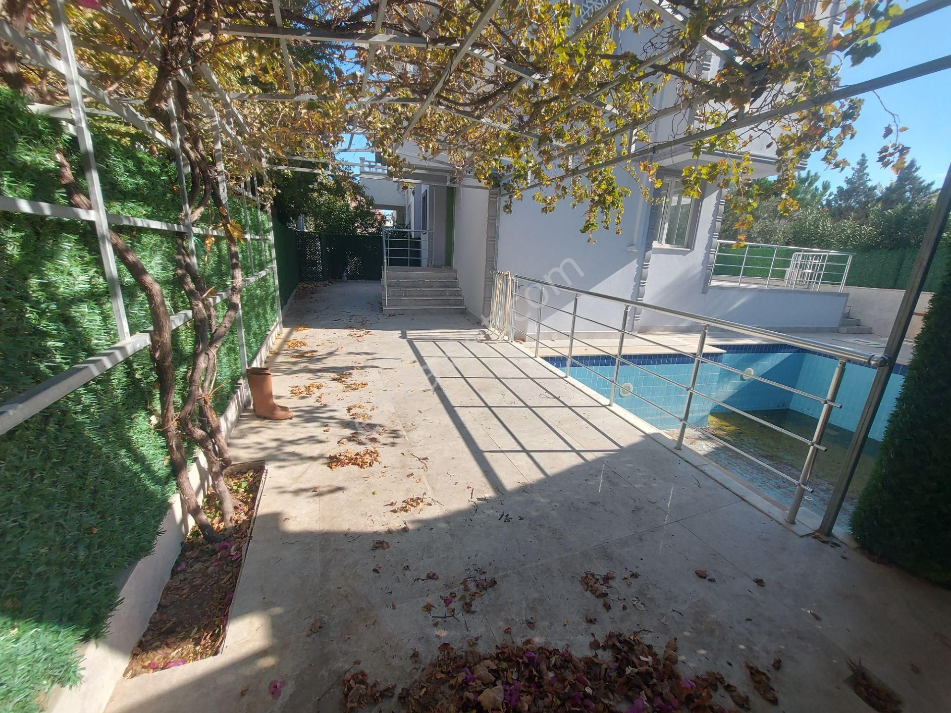 Çamlıkda Denize 1,5 Km Mesafede 5+1 Müstakil Havuzlu Tripleks - Görsel 5