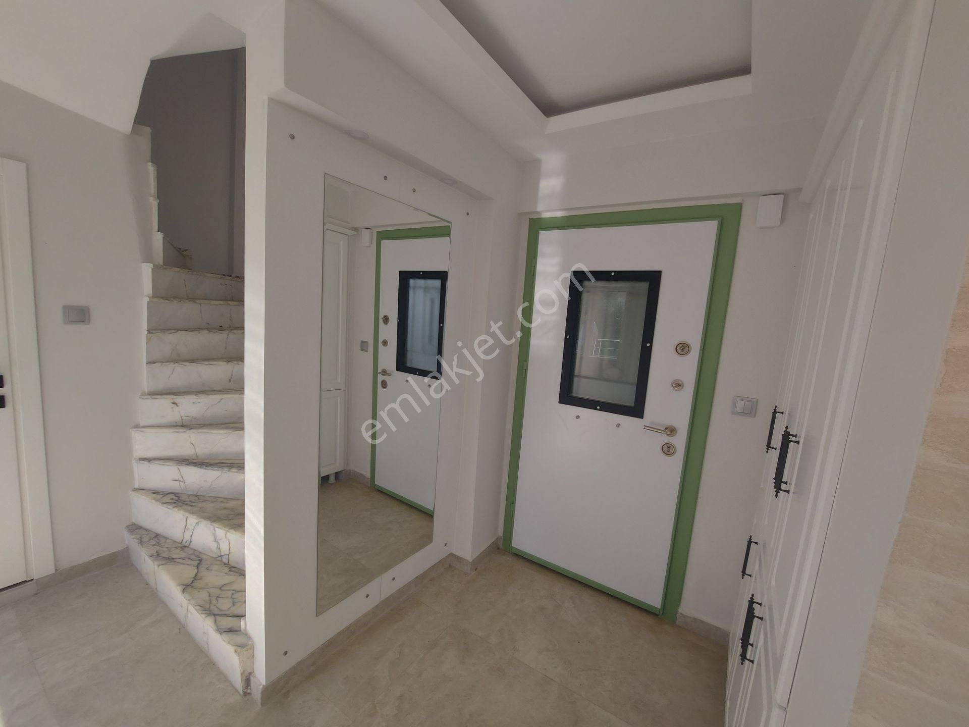 Çamlıkda Denize 1,5 Km Mesafede 5+1 Müstakil Havuzlu Tripleks - Görsel 32