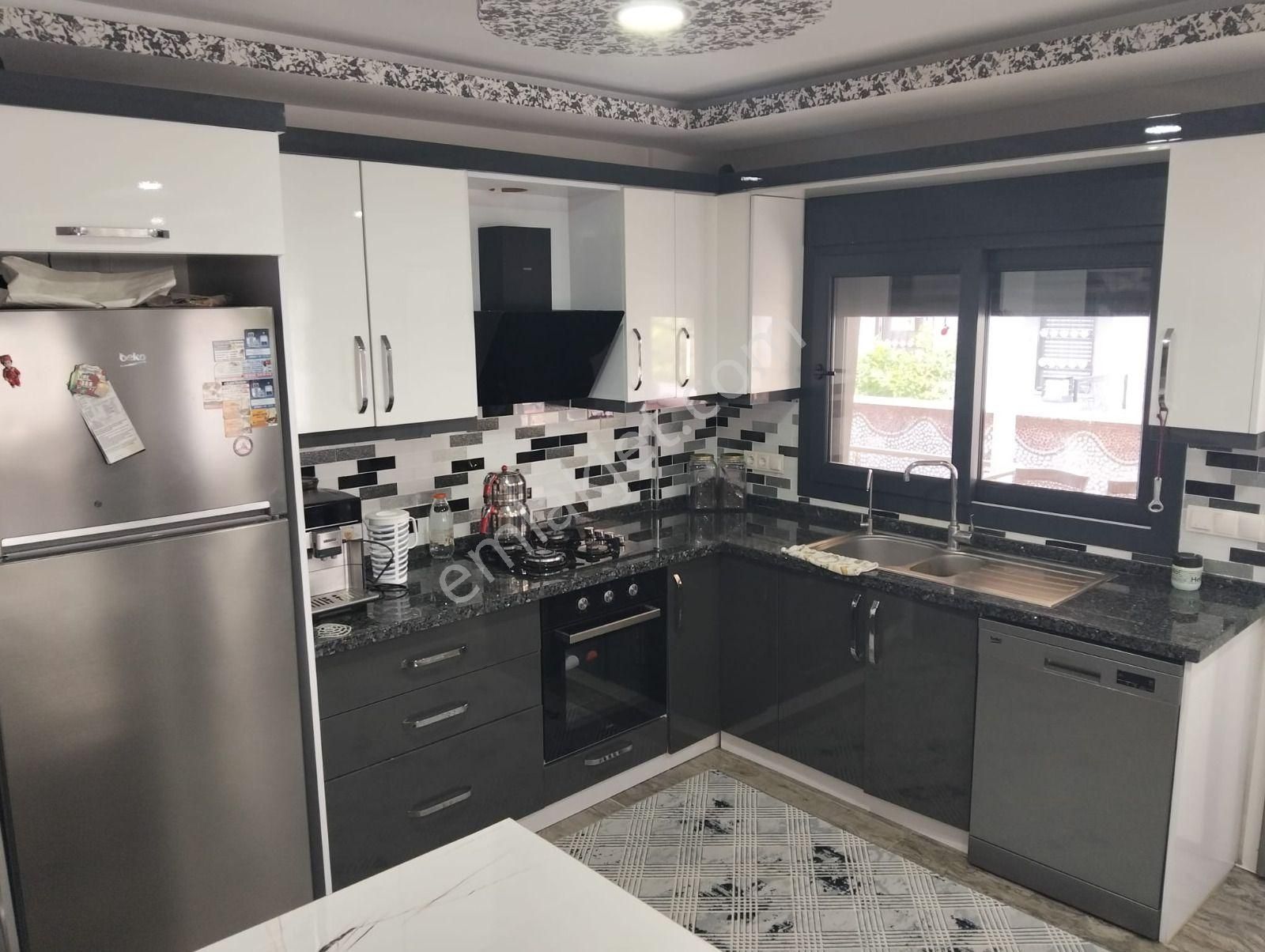 Efelerde Müstakil Havuzlu Eşyalı Satılık 4+1 Tripleks Villa - Görsel 20