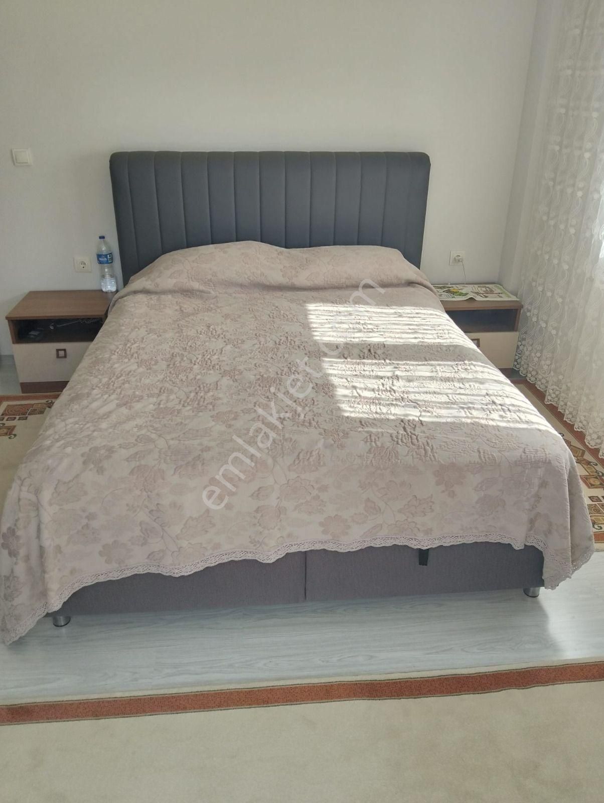 Efelerde Müstakil Havuzlu Eşyalı Satılık 4+1 Tripleks Villa - Görsel 15