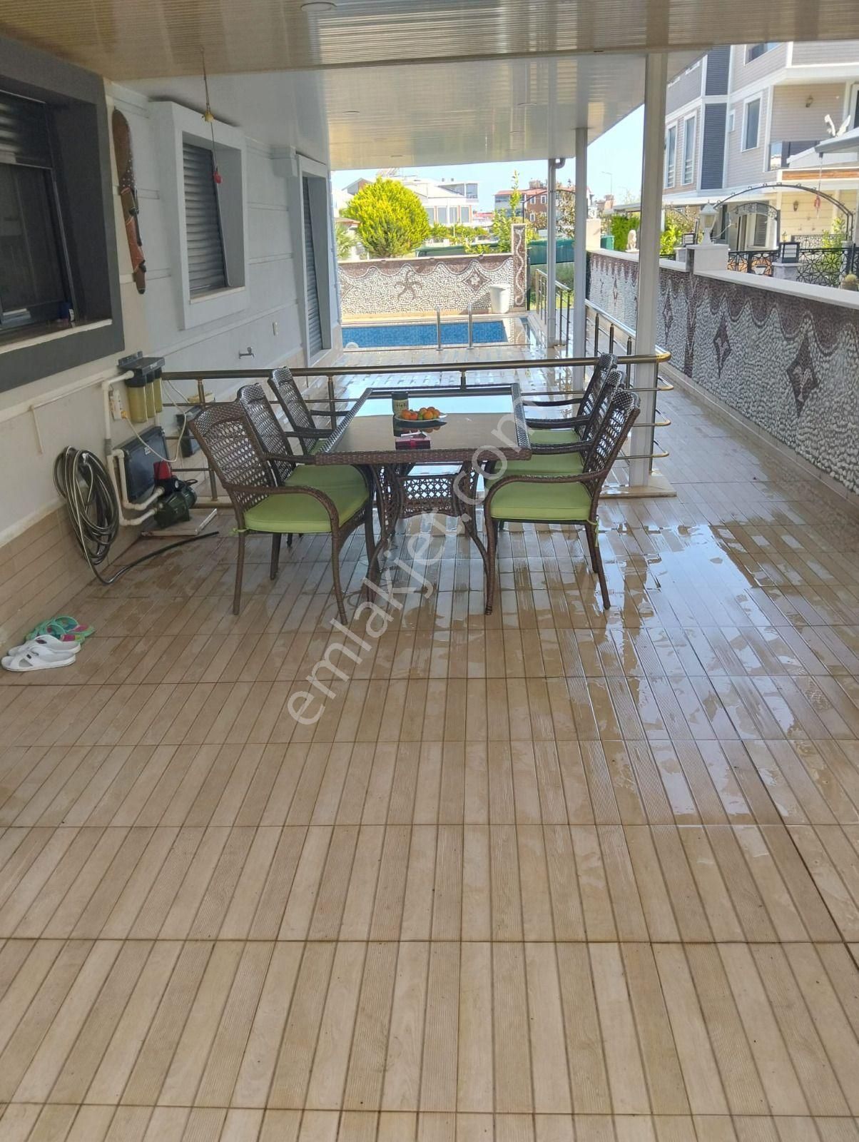 Efelerde Müstakil Havuzlu Eşyalı Satılık 4+1 Tripleks Villa - Görsel 34