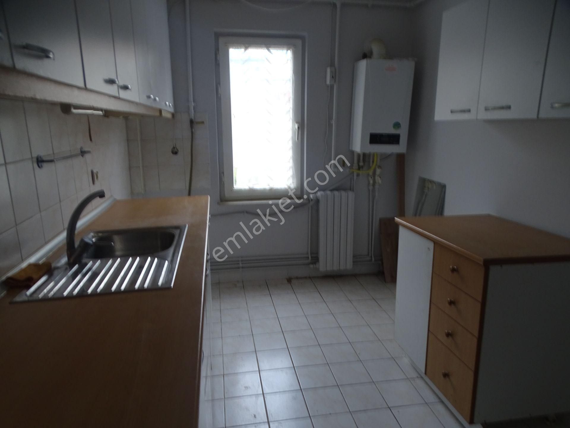 Sarıyer İstinye Boğaziçi Sitesinde Kiralık 3+1 Kombili - Görsel 2