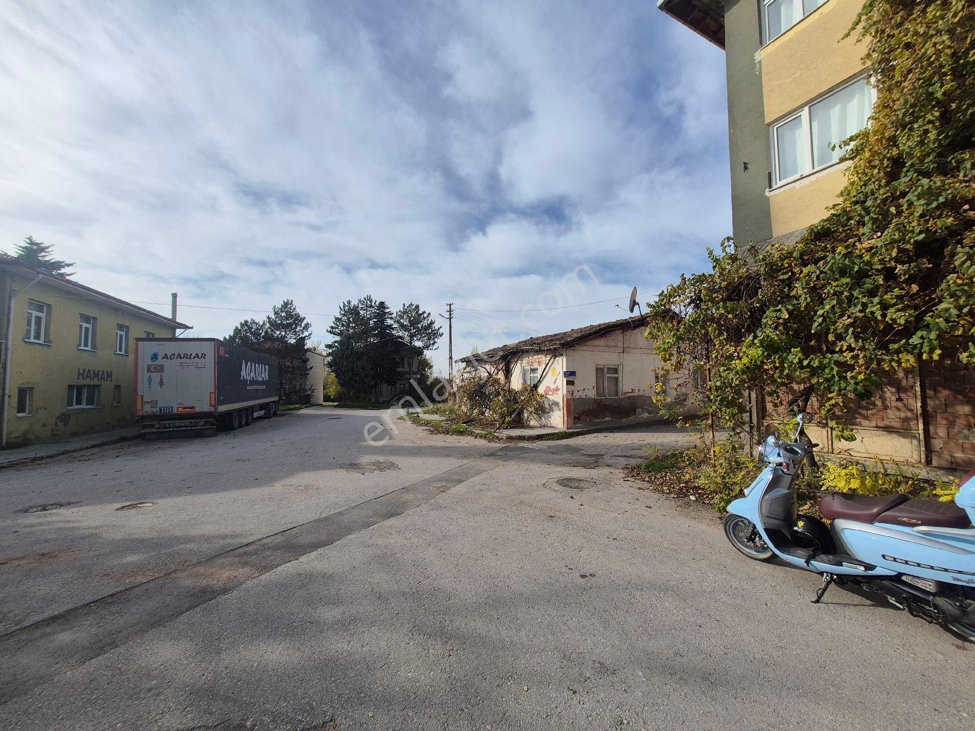 Erkan Anbar Dan Satılık Altında Dükkanı Olan 3 Katlı Apartman Suluova Bireylül Mahallesi - Görsel 3