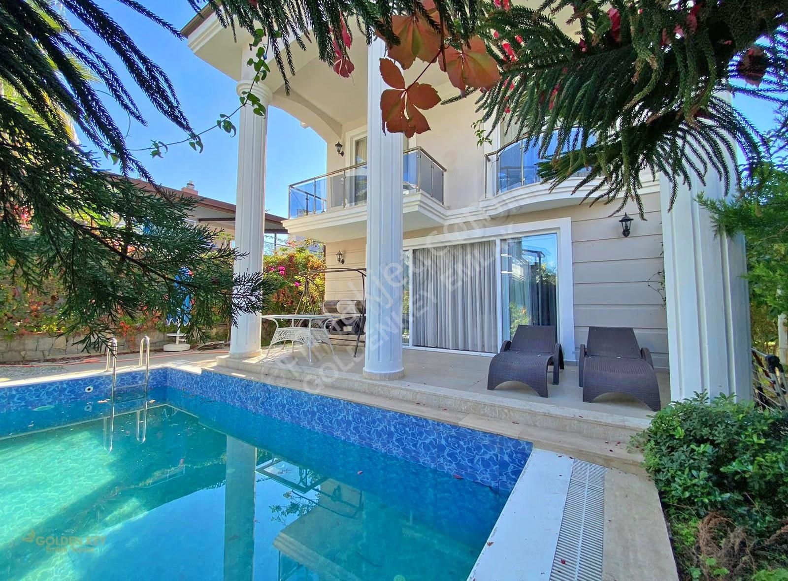 Denize 200 Metre Mesafede Kiralık Villa Çalış Fethiye