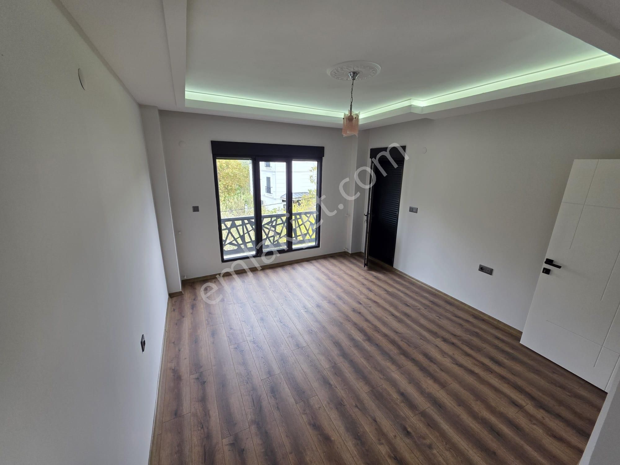 Irmaksudan Akçay Da 3 Katlı Bahçeli Verandalı 4+1 Bitişik Nizam Villa - Görsel 12