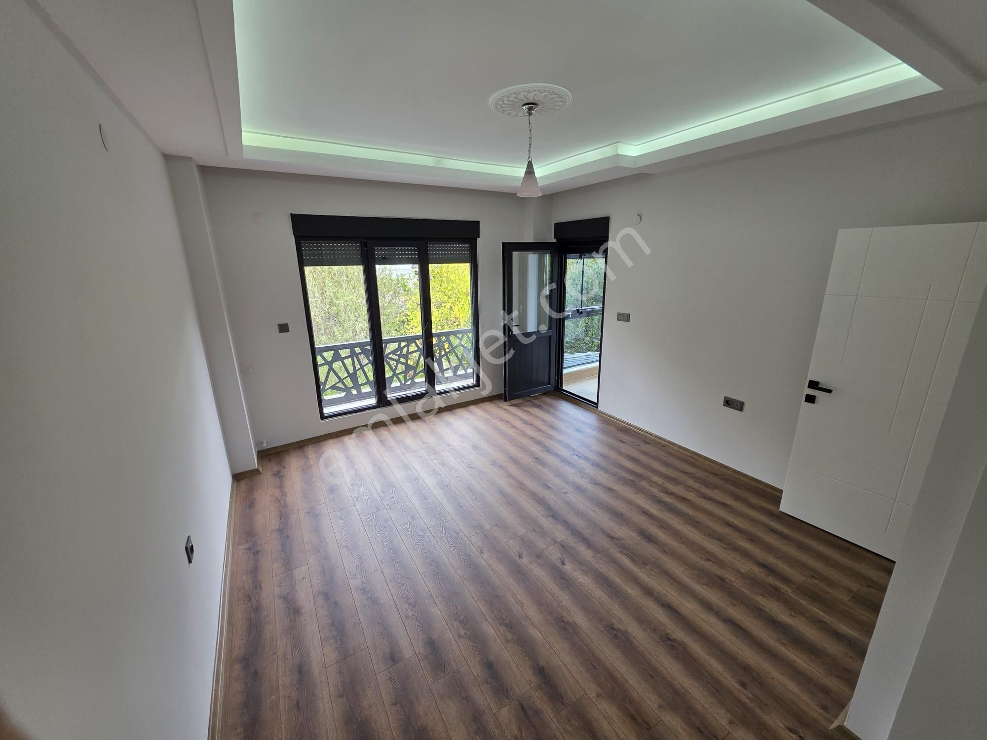 Irmaksudan Akçay Da 3 Katlı Bahçeli Verandalı 4+1 Bitişik Nizam Villa - Görsel 18