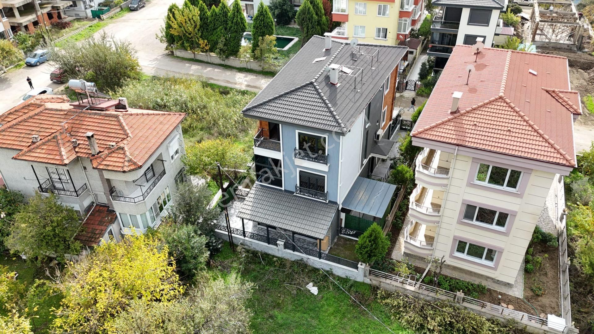 Irmaksudan Akçay Da 3 Katlı Bahçeli Verandalı 4+1 Bitişik Nizam Villa - Görsel 34