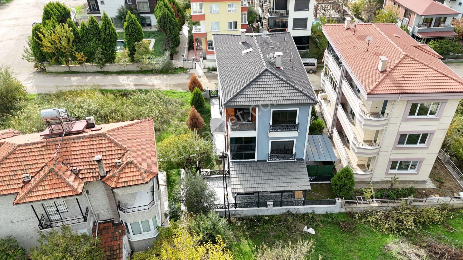 Irmaksudan Akçay Da 3 Katlı Bahçeli Verandalı 4+1 Bitişik Nizam Villa - Görsel 20