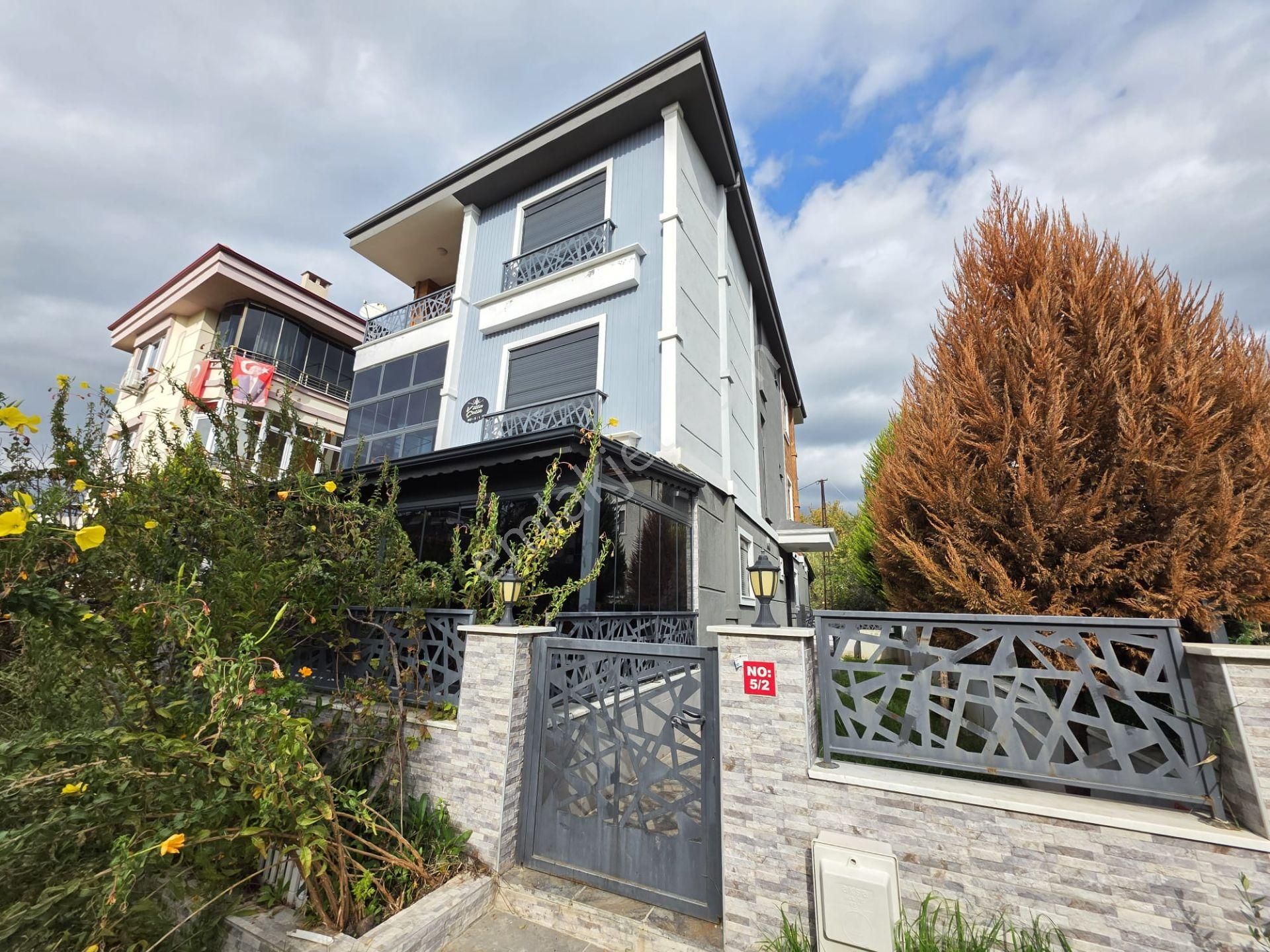 Irmaksudan Akçay Da 3 Katlı Bahçeli Verandalı 4+1 Bitişik Nizam Villa - Görsel 21