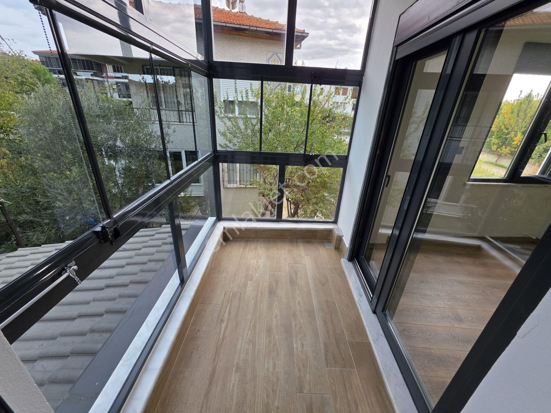 Irmaksudan Akçay Da 3 Katlı Bahçeli Verandalı 4+1 Bitişik Nizam Villa - Görsel 17