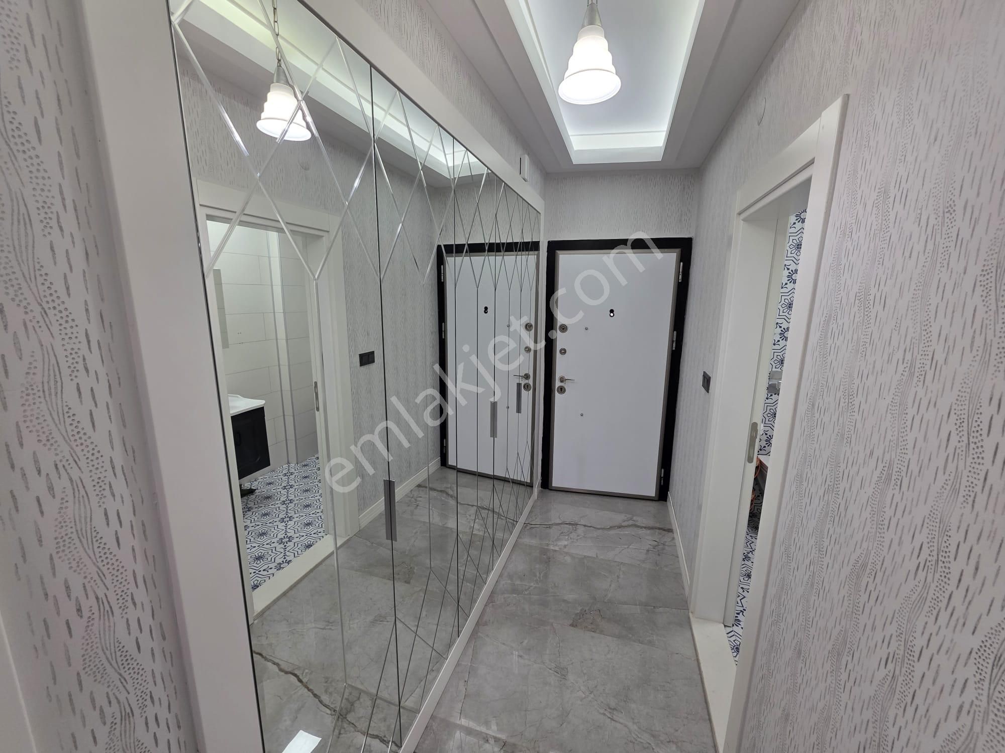 Irmaksudan Akçay Da 3 Katlı Bahçeli Verandalı 4+1 Bitişik Nizam Villa - Görsel 25