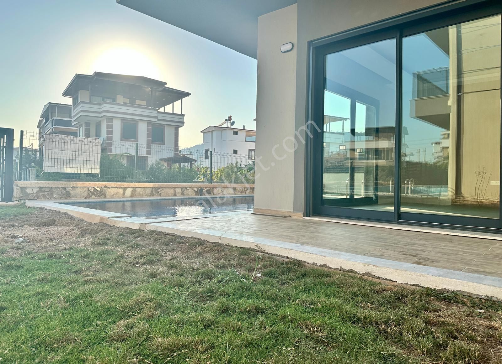 Seferihisar Cumhuriyet Mah Geniş Bahçeli Sıfır 3+1 Villa - Görsel 4