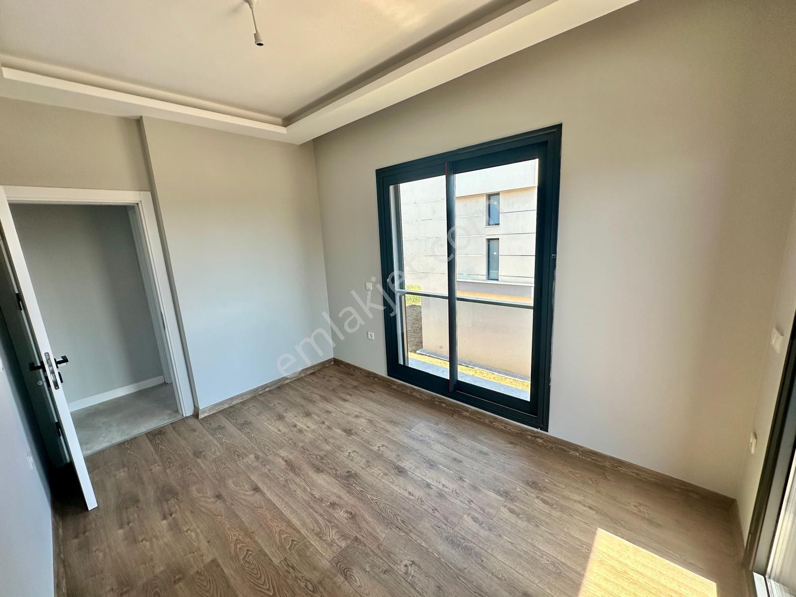 Seferihisar Cumhuriyet Mah Geniş Bahçeli Sıfır 3+1 Villa - Görsel 23