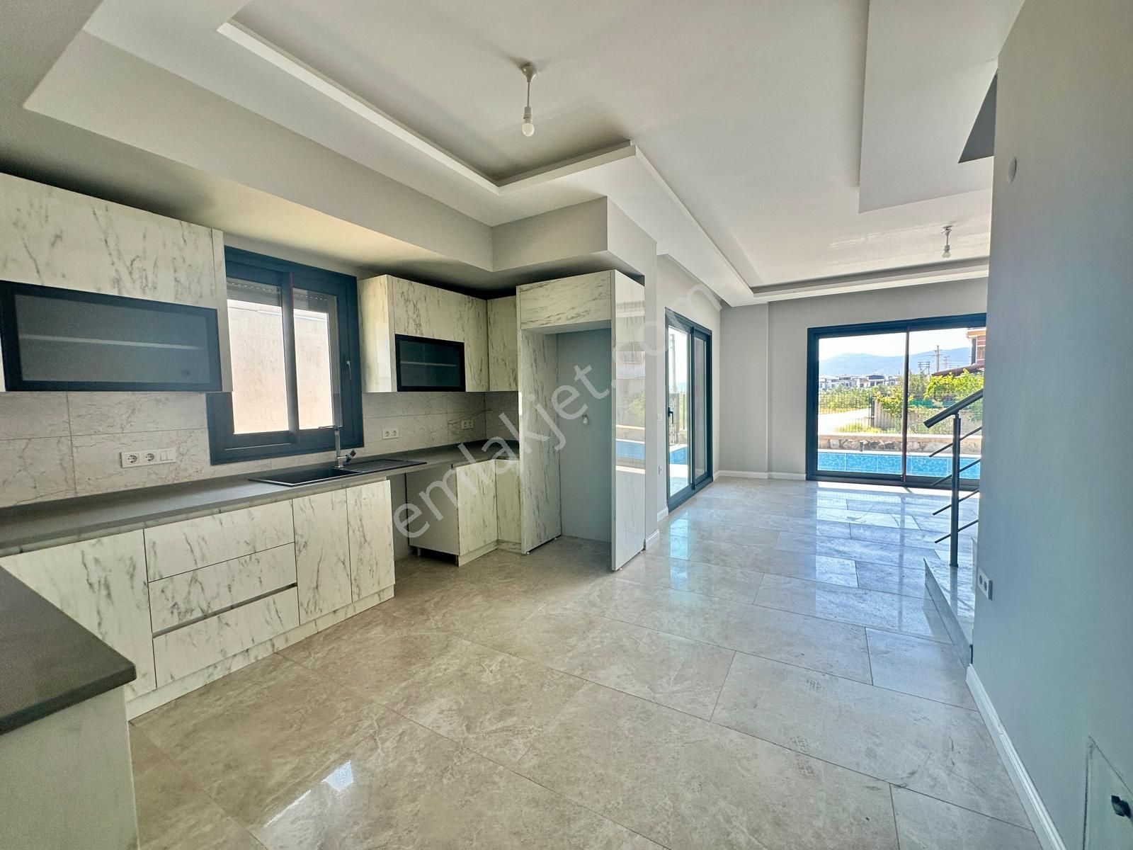 Seferihisar Cumhuriyet Mah Geniş Bahçeli Sıfır 3+1 Villa - Görsel 13