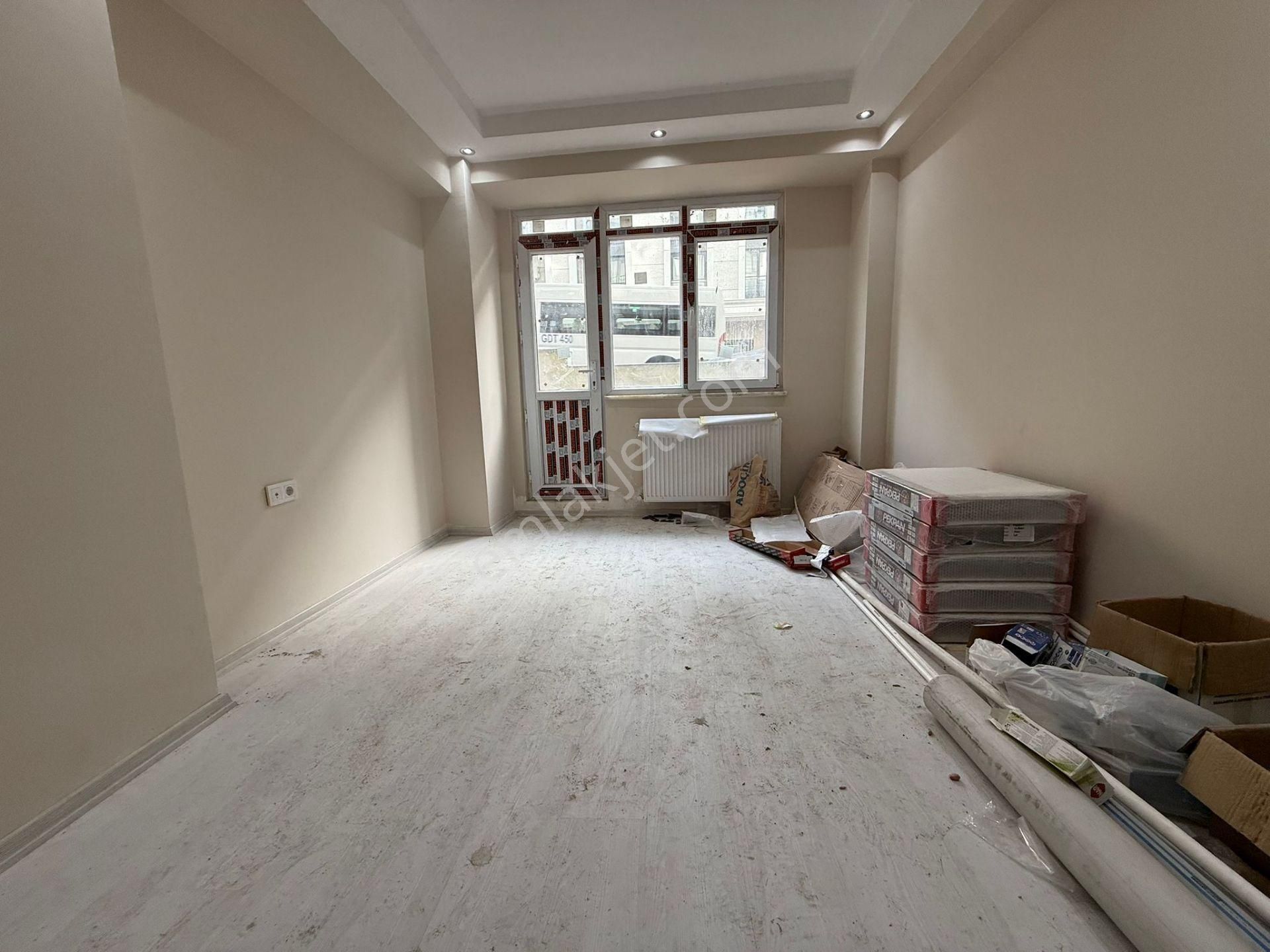 İstanbul House'dan B.evler'de Sıfır Binada 2+1 Giriş Katı Daire - Görsel 4