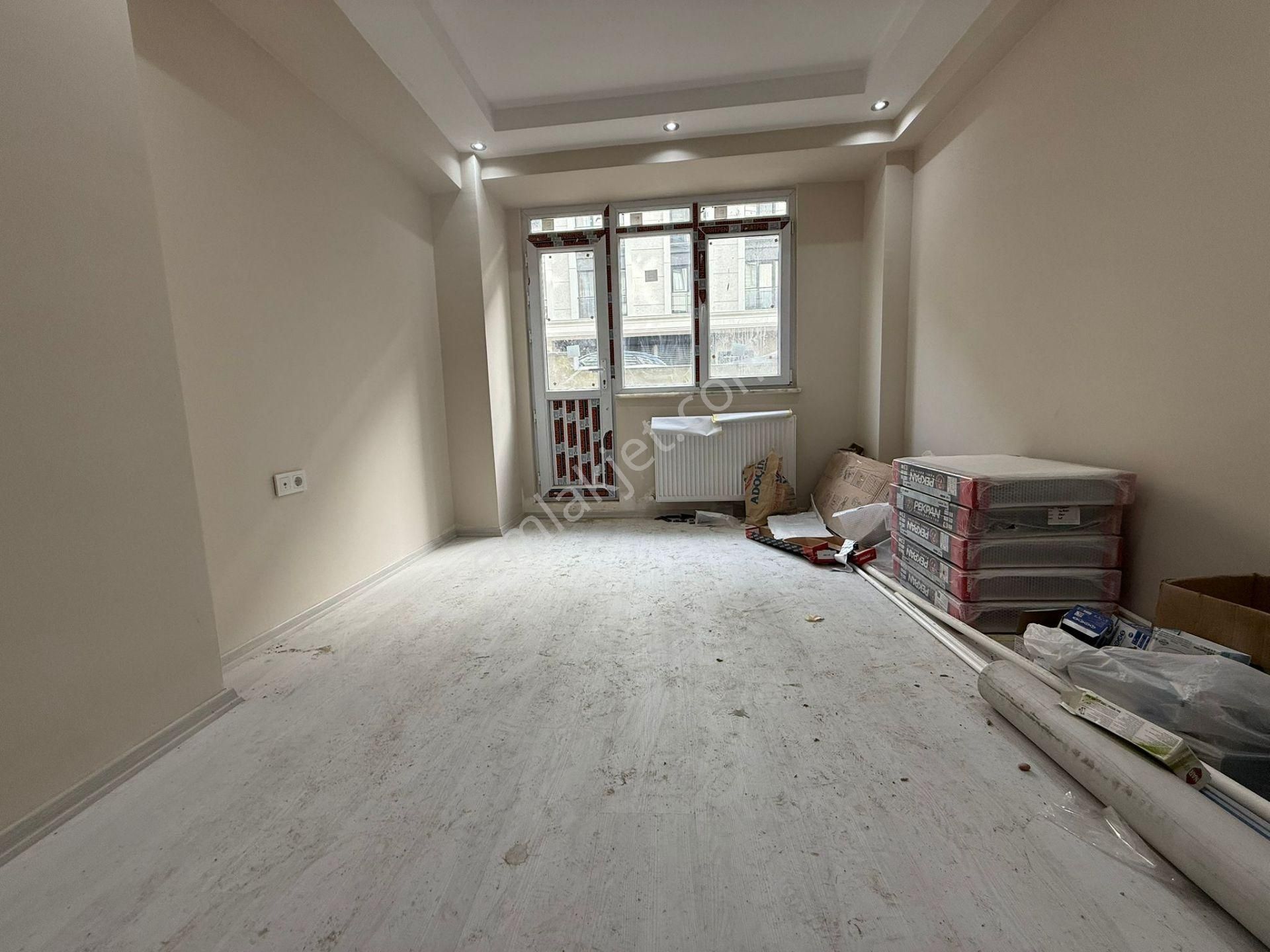 İstanbul House'dan B.evler'de Sıfır Binada 2+1 Giriş Katı Daire - Görsel 6