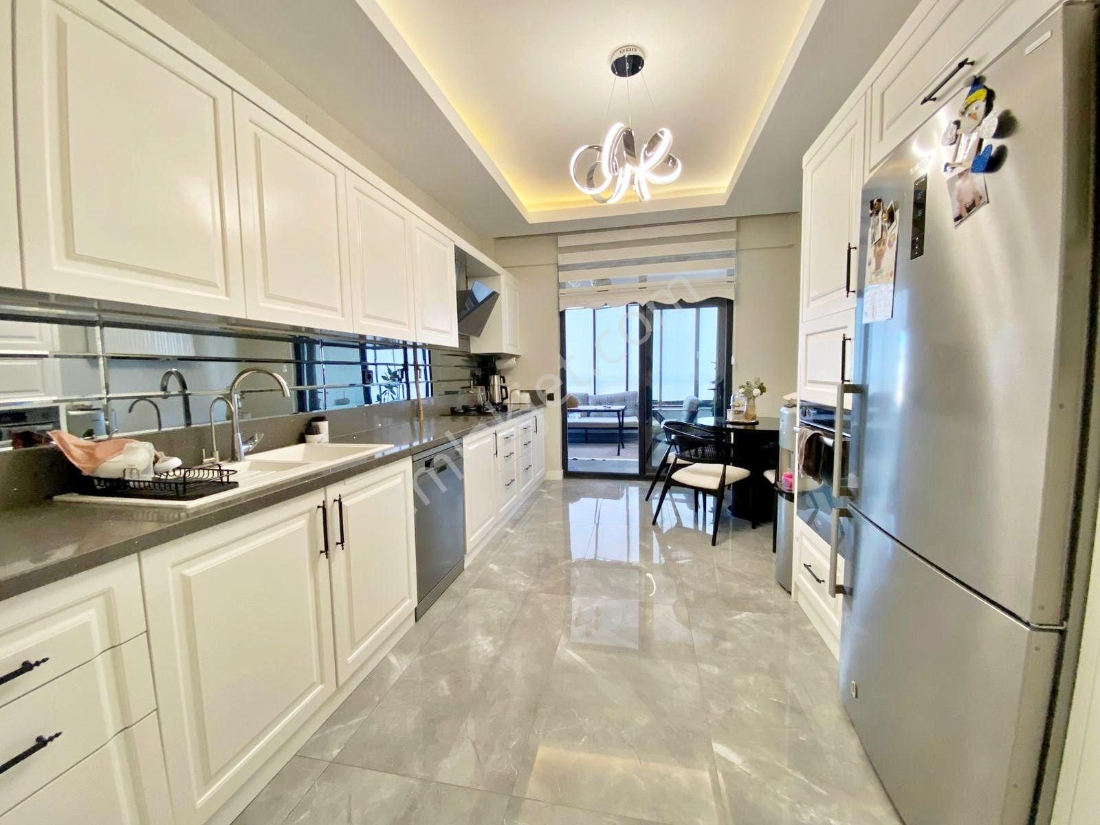 Karacaahmet'te Merkezi Konumda Masrafsız Fırsat Lüx 3+1 Daire - Görsel 3