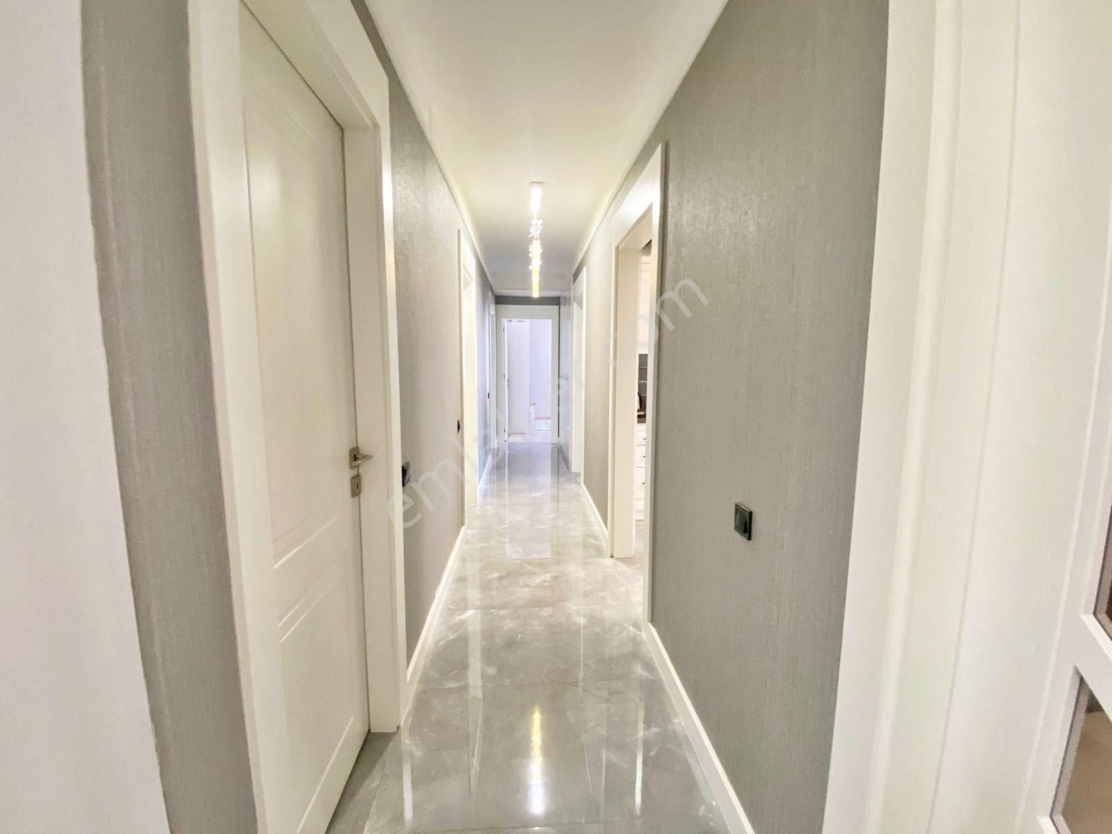 Karacaahmet'te Merkezi Konumda Masrafsız Fırsat Lüx 3+1 Daire - Görsel 25