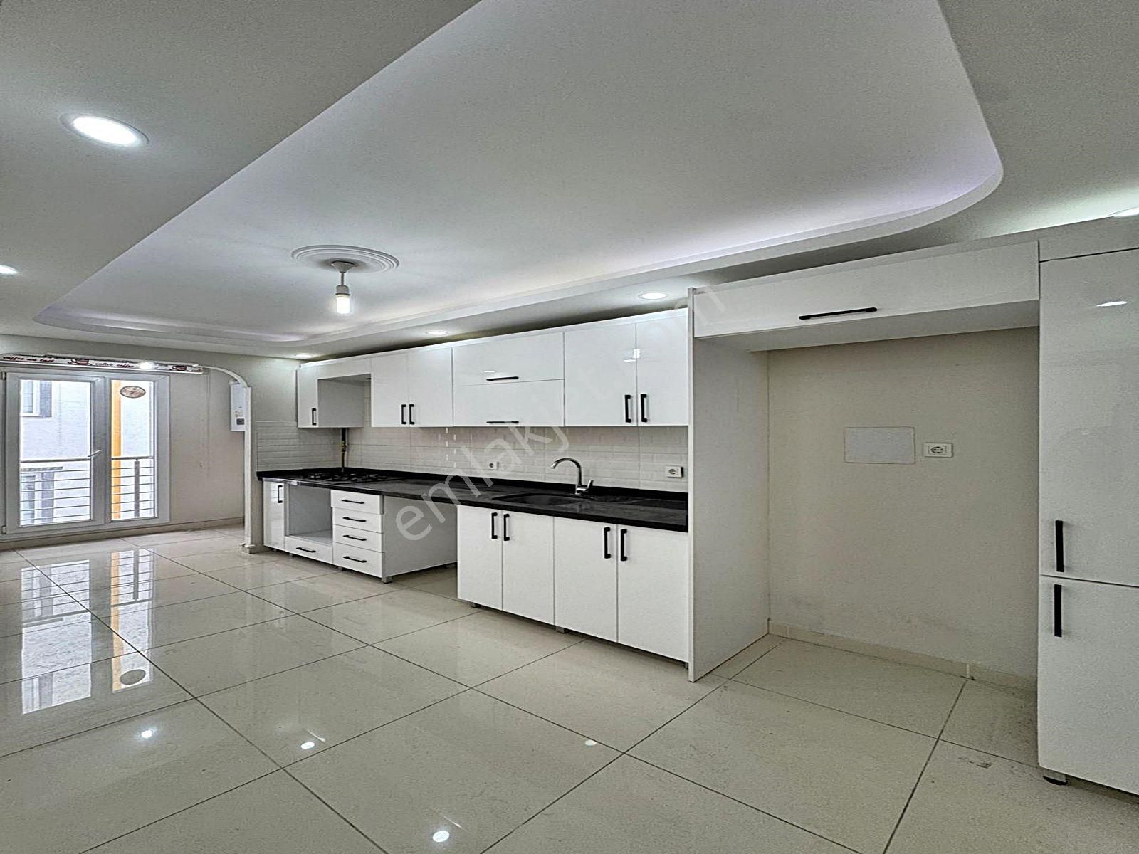 Cadde34 Yapı'dan Beylikdüzü Yakuplu'da Ön Cephe Full Aydınlık Krediye Uygun Satılık 2+1 Arakat Daire