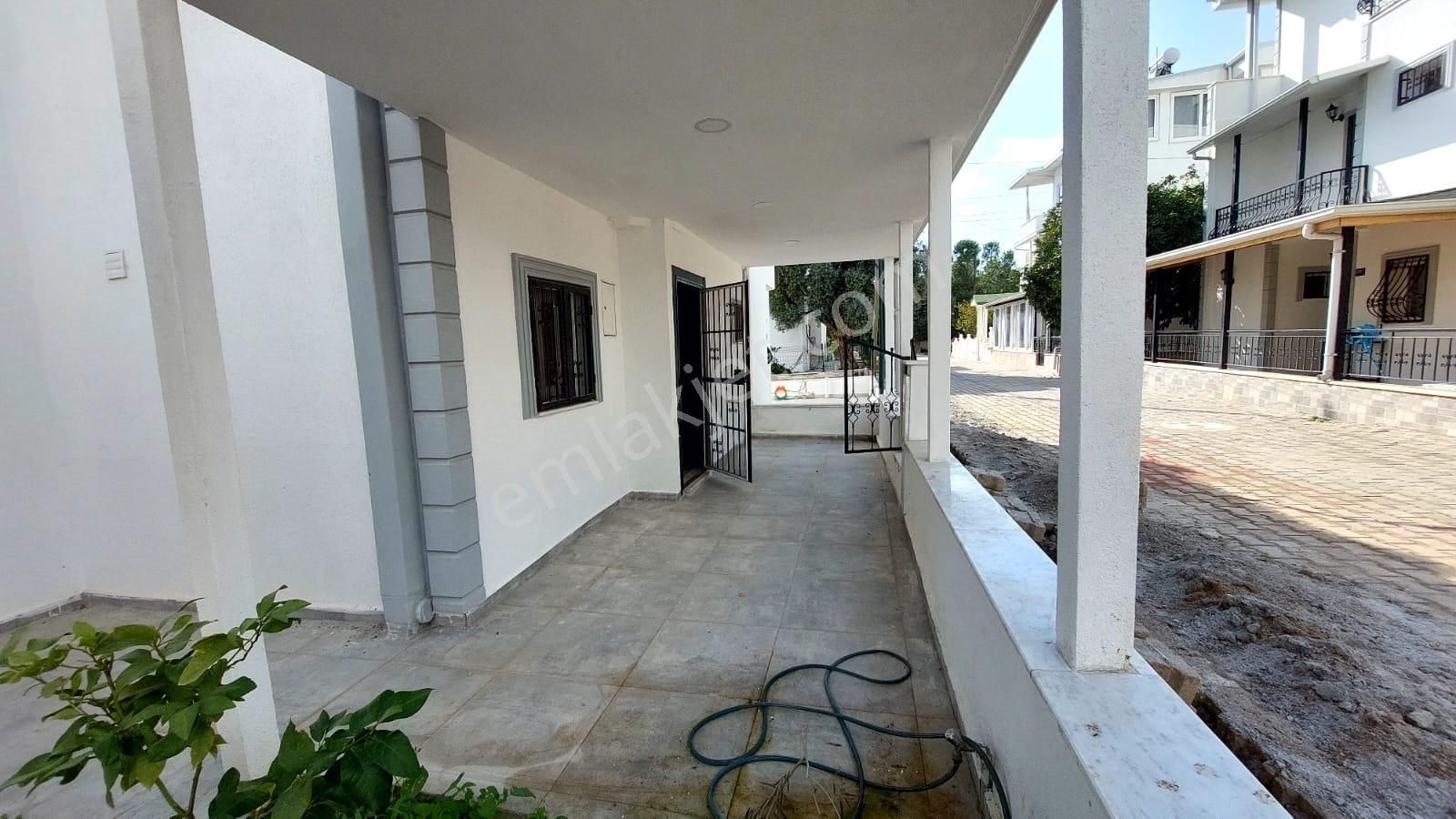 Didim Fevzipaşa Mahallesi Site İçinde 3+1 Bahçeli Tripleks Villa - Görsel 4