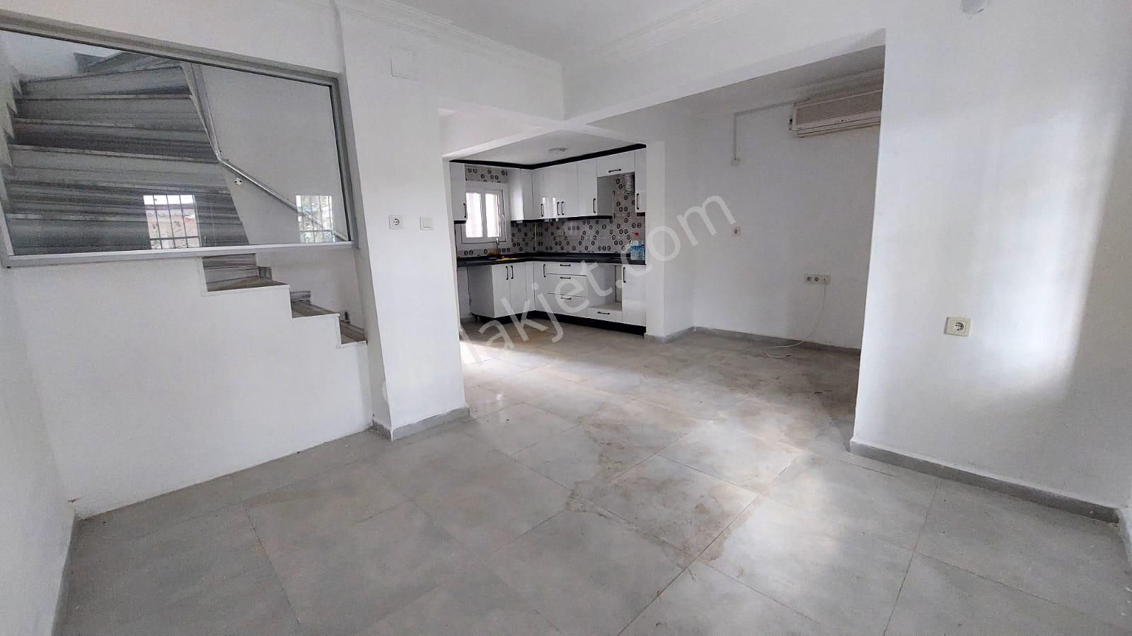 Didim Fevzipaşa Mahallesi Site İçinde 3+1 Bahçeli Tripleks Villa - Görsel 10