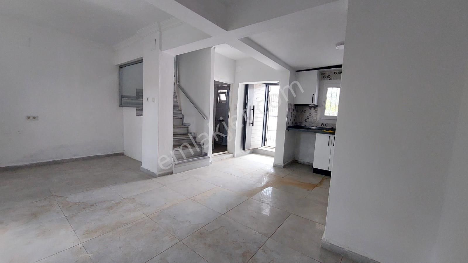 Didim Fevzipaşa Mahallesi Site İçinde 3+1 Bahçeli Tripleks Villa - Görsel 11