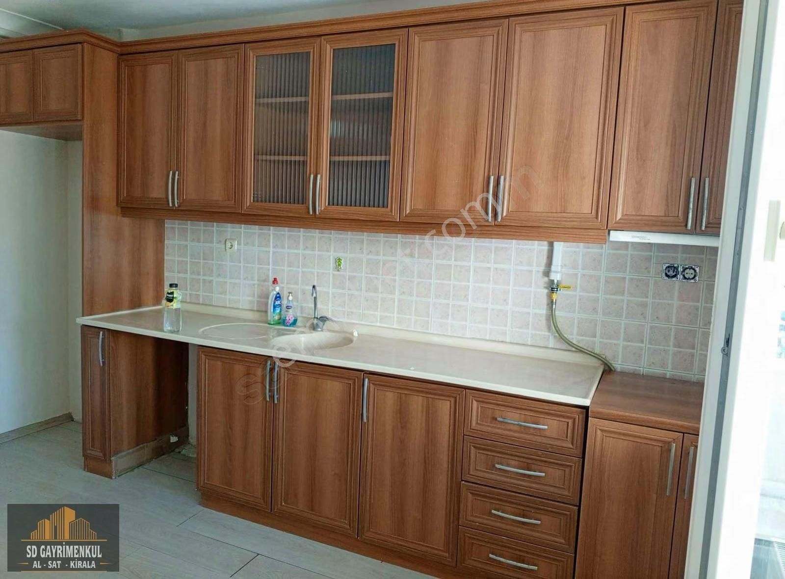 Gömeç Merkezde Kiralık 3+1 Daire - Görsel 6