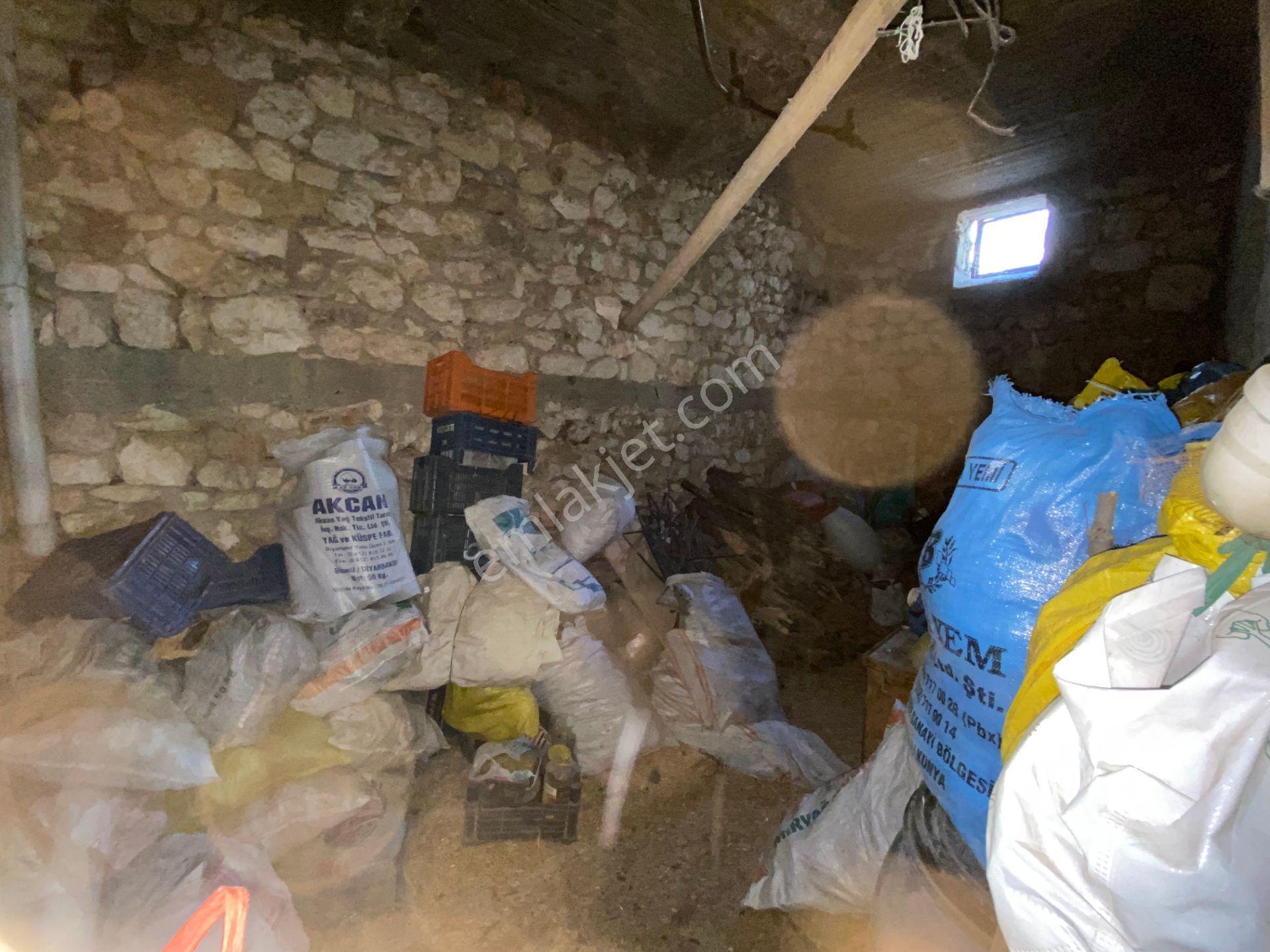 Karaman Ermenek Aşağı Çağlar Köyü. Taş Duvar Yapımı Sağlam Müstakil Ev. - Görsel 17
