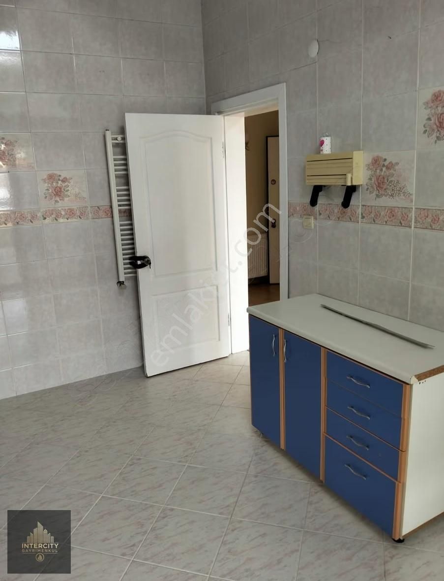 Beylikdüzü Yakupluda Kiralık 2,5+1 Daire - Görsel 10