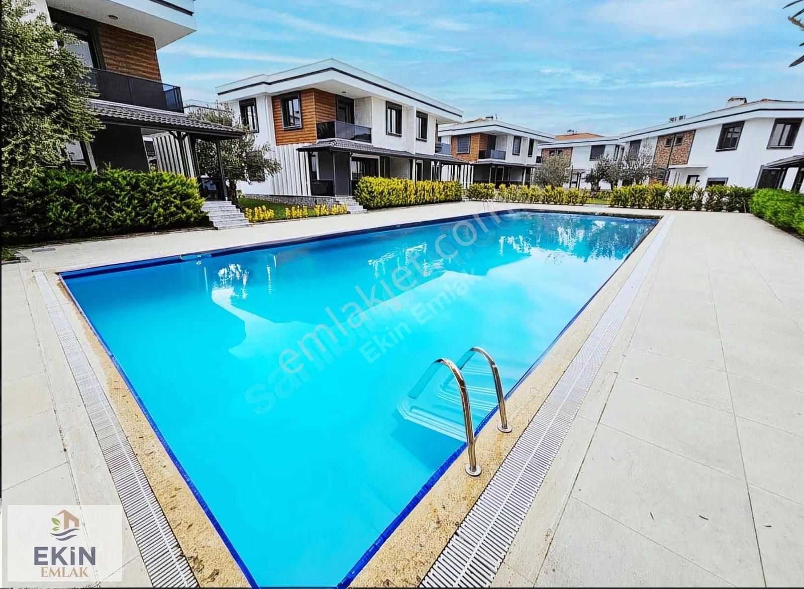 Güre'de Havuzlu, Otoparklı Lüks Site'de Denize 250m 3+1 Villa! - Görsel 2