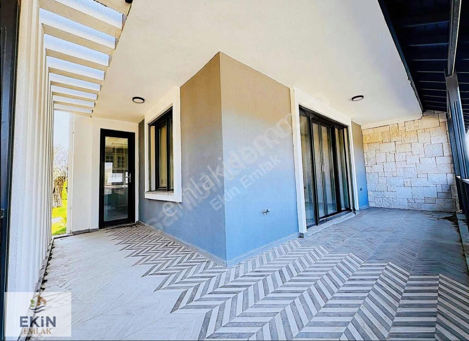 Güre'de Havuzlu, Otoparklı Lüks Site'de Denize 250m 3+1 Villa! - Görsel 12