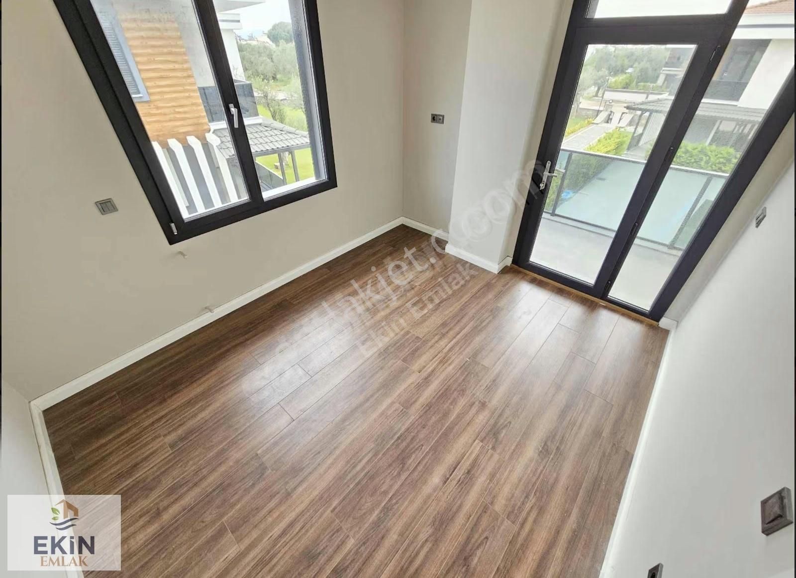 Güre'de Havuzlu, Otoparklı Lüks Site'de Denize 250m 3+1 Villa! - Görsel 8