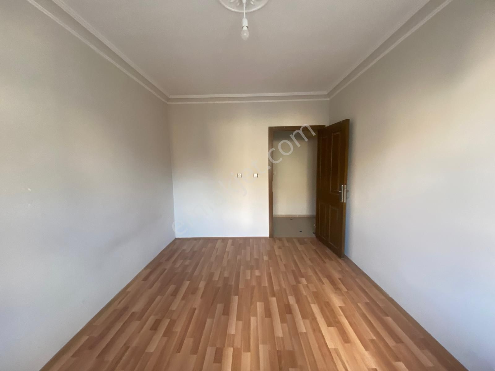 Koza Emlak'tan Selçuklu Mahalesinde Ara Katta Bağımsız Geniş Yapılı 3+1 Satılık Dairee - Görsel 19