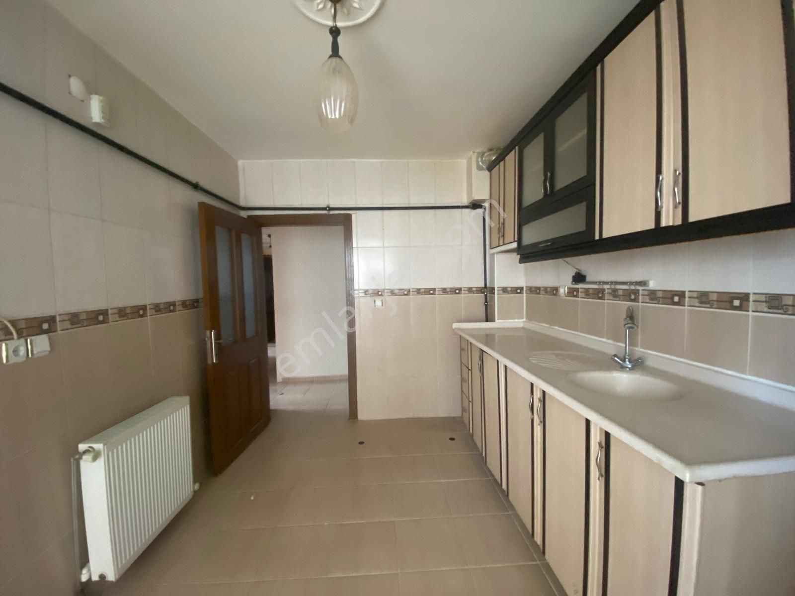 Koza Emlak'tan Selçuklu Mahalesinde Ara Katta Bağımsız Geniş Yapılı 3+1 Satılık Dairee - Görsel 4