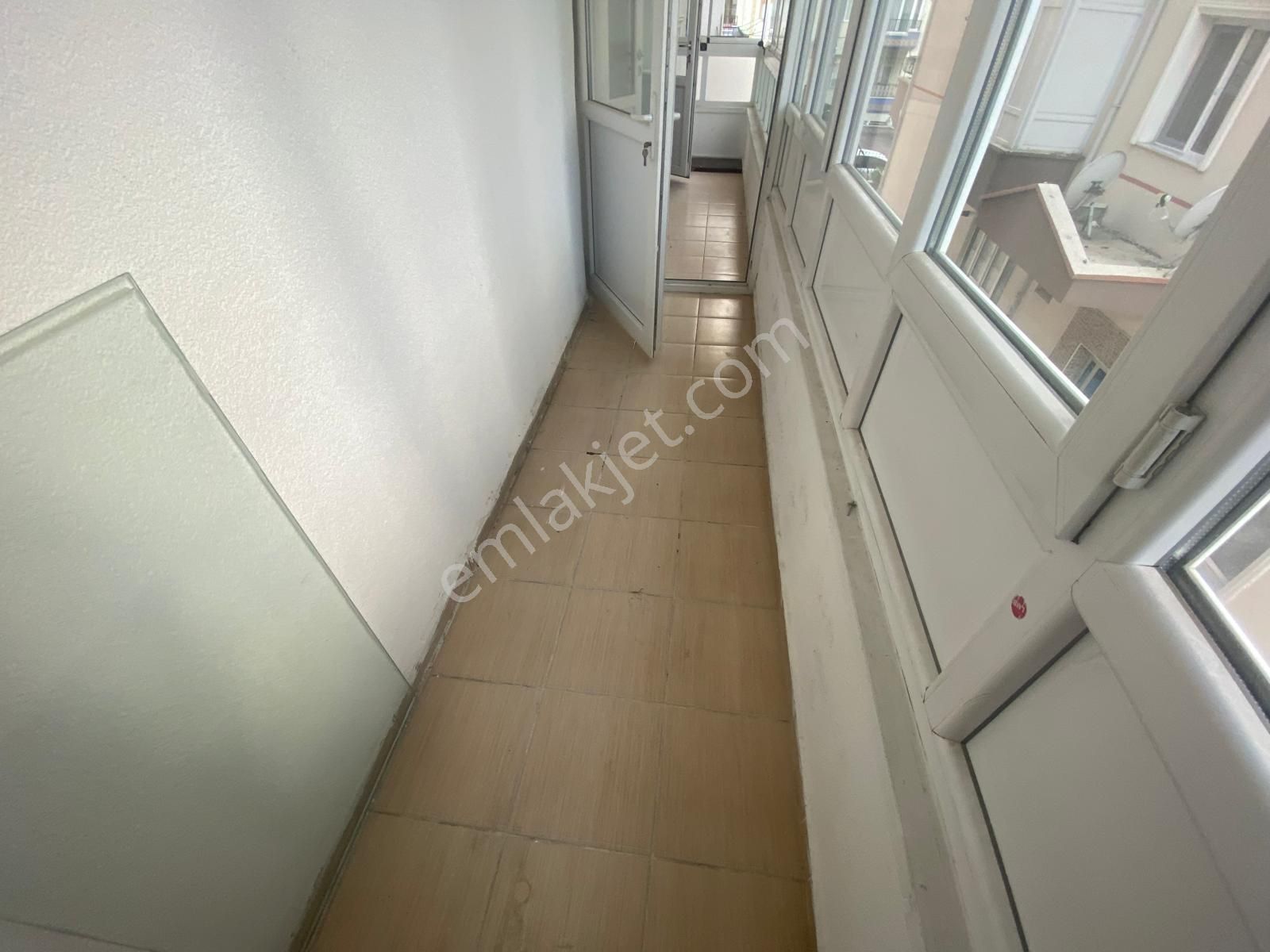 Koza Emlak'tan Selçuklu Mahalesinde Ara Katta Bağımsız Geniş Yapılı 3+1 Satılık Dairee - Görsel 8