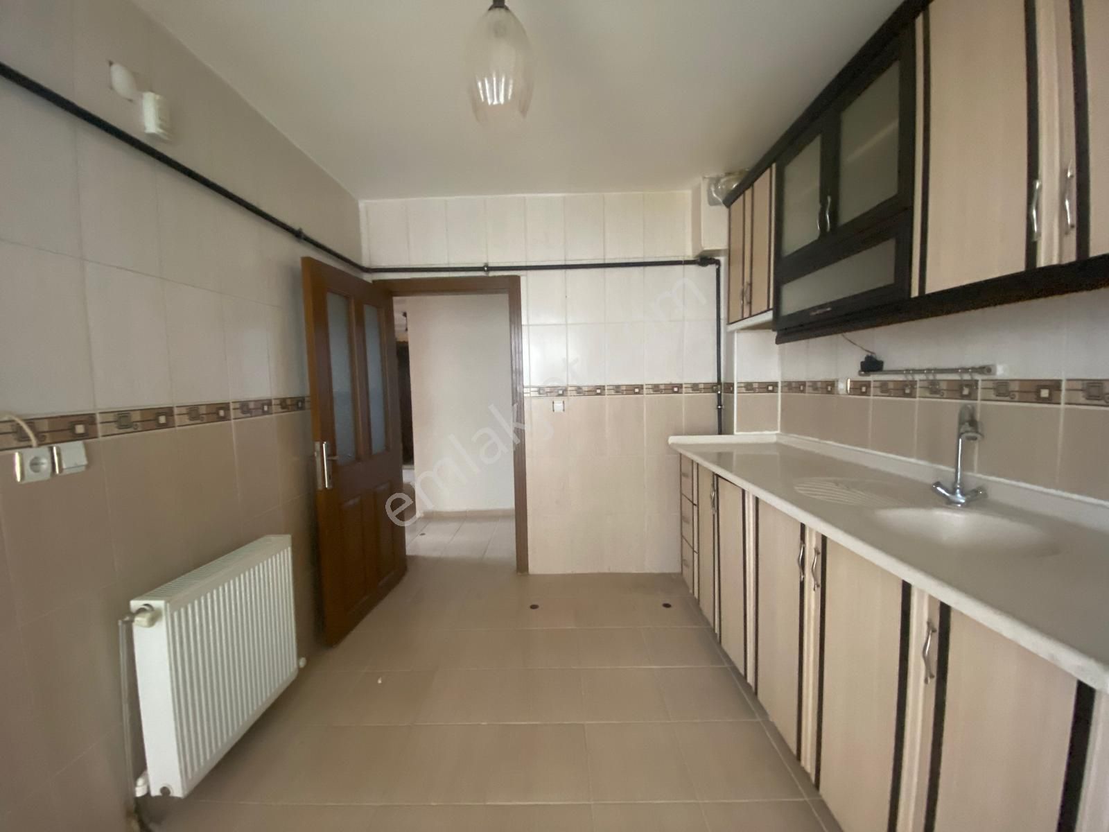 Koza Emlak'tan Selçuklu Mahalesinde Ara Katta Bağımsız Geniş Yapılı 3+1 Satılık Dairee - Görsel 6