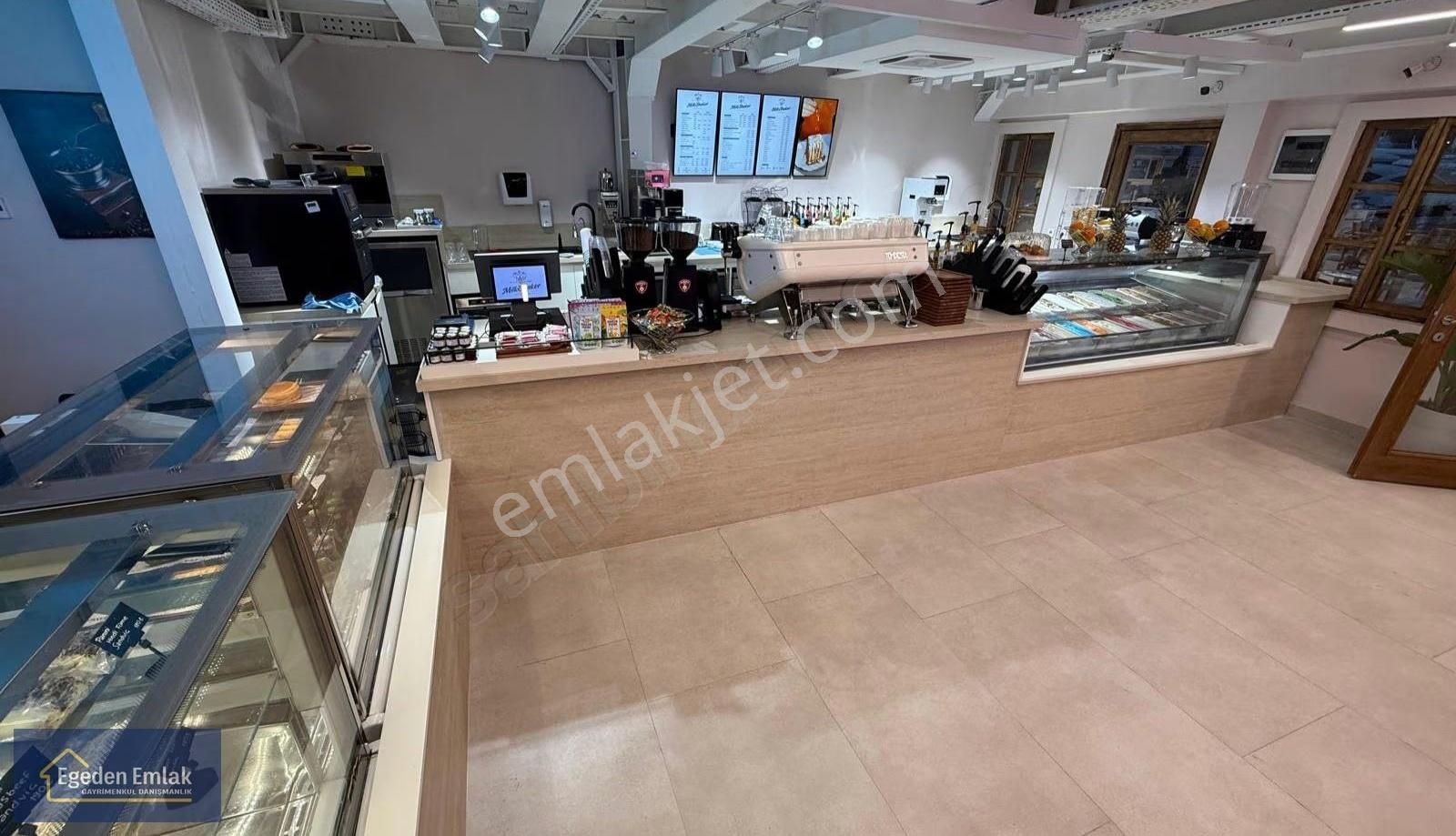 Marmarisin Kalbinde Devren Kiralik Cafe & Restaurant - Görsel 2