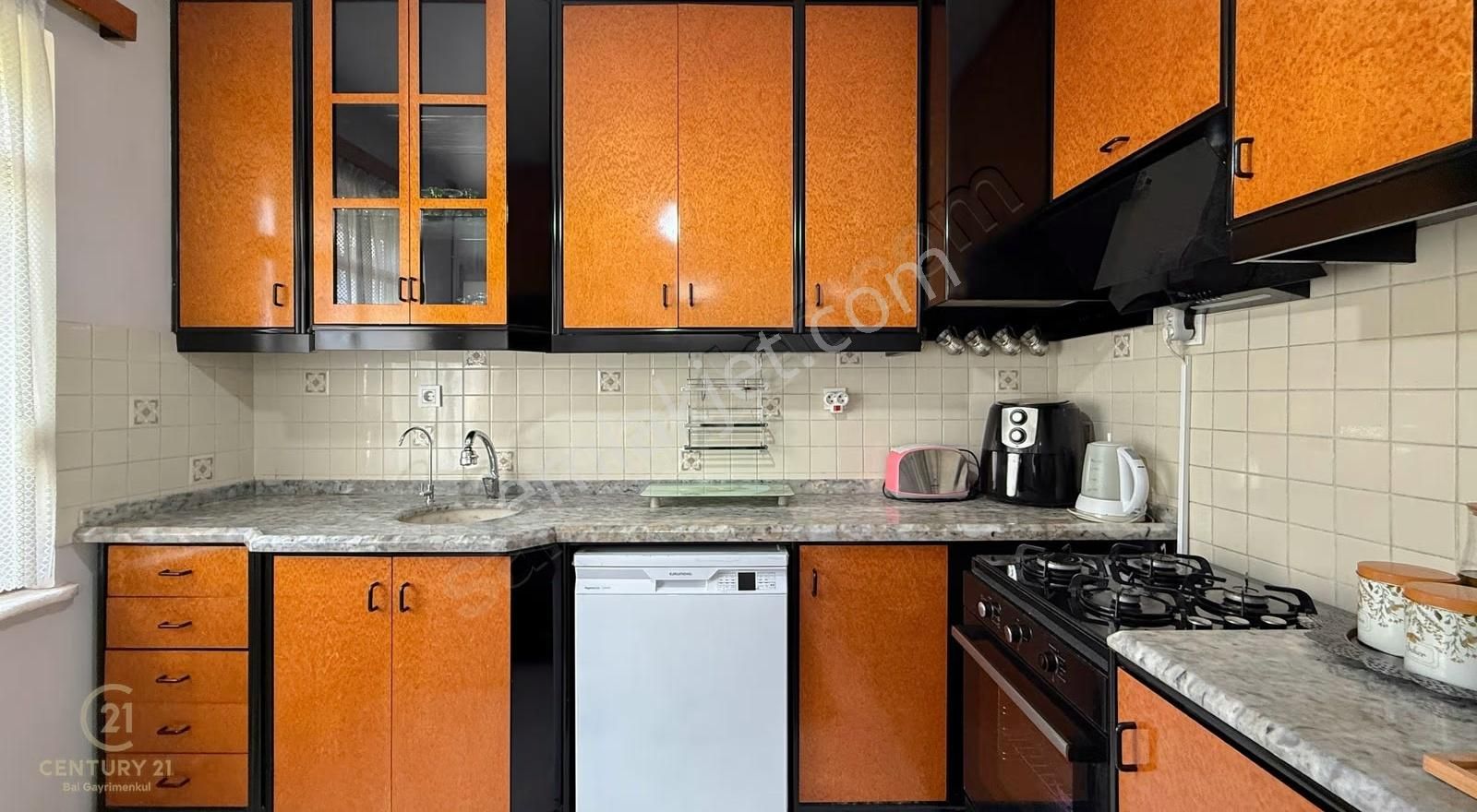 C21 Bal'dan Paşaalaanı Mahallesi 4+1 Müstakil Satılık Triplex - Görsel 9