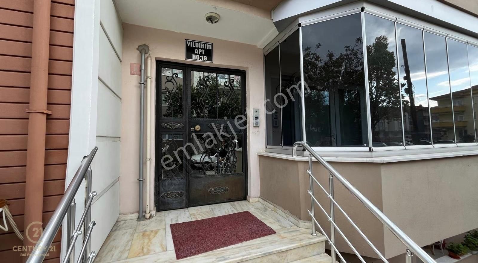 Century21 Bal'dan Plevne Mahallesin Eşyalı Kiralık 3+1 Daire - Görsel 6