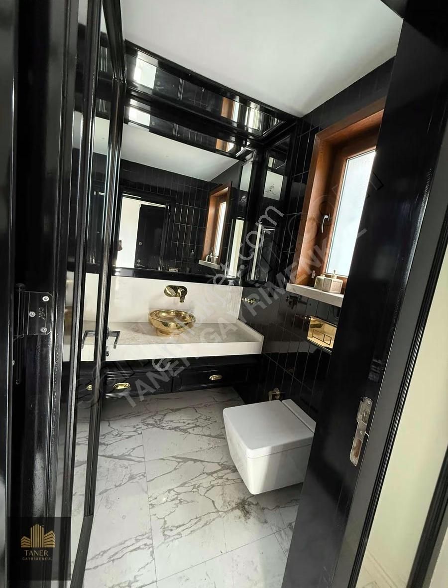 Taner Gayrımenkul'den Acil Satılık 4 Katlı 6+2 340m2 Villa - Görsel 2