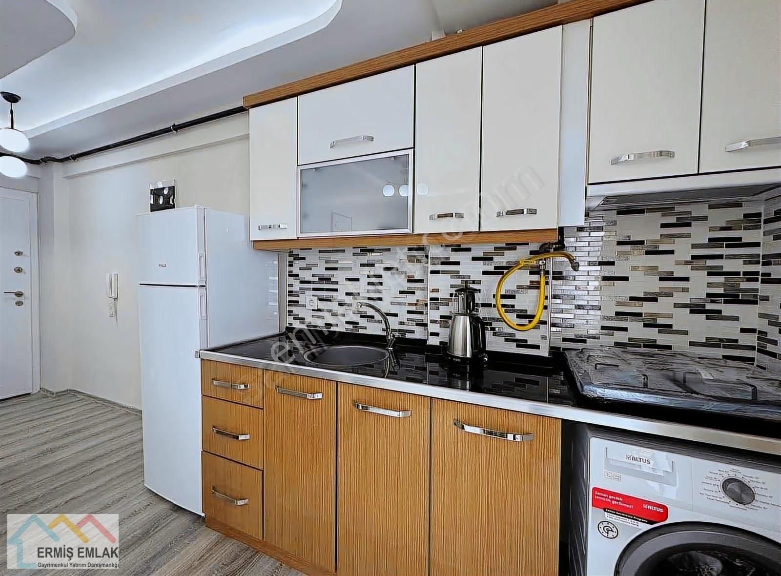 Doğalgazlı , Merkezi Konumda Kiralık 1+1 Daire - Görsel 18