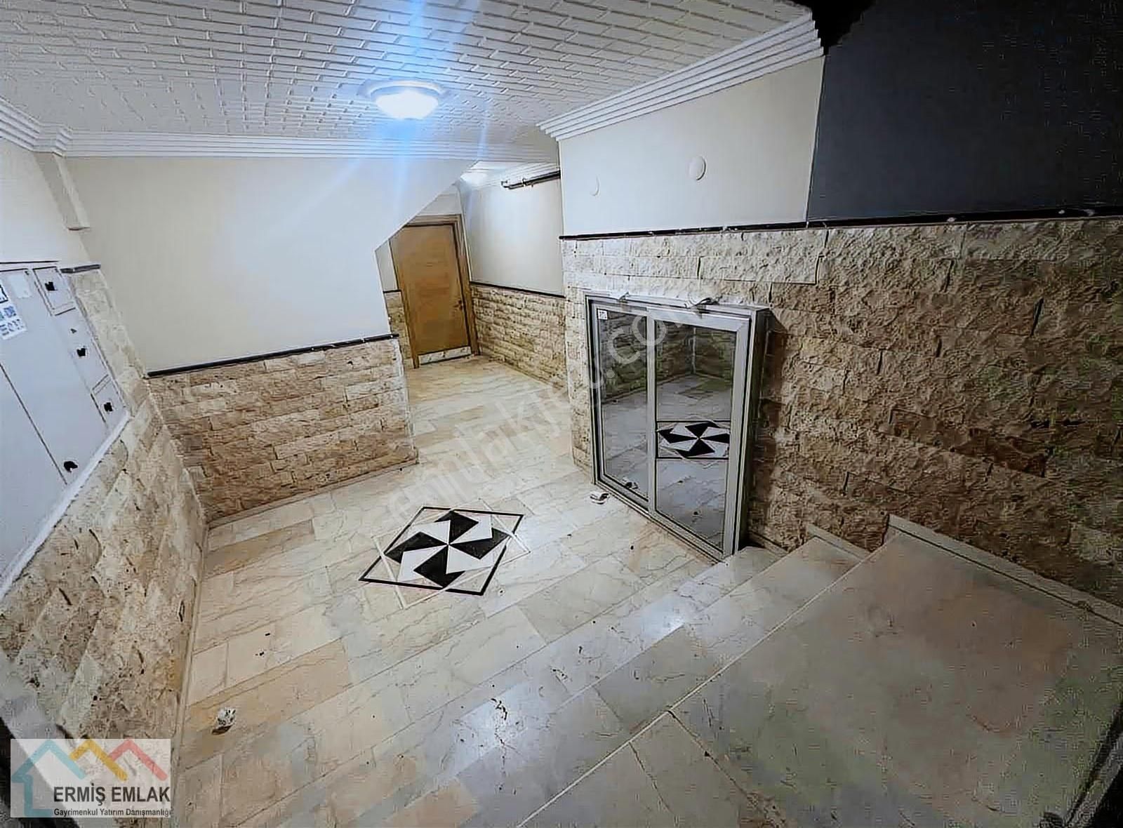 Doğalgazlı , Merkezi Konumda Kiralık 1+1 Daire - Görsel 16