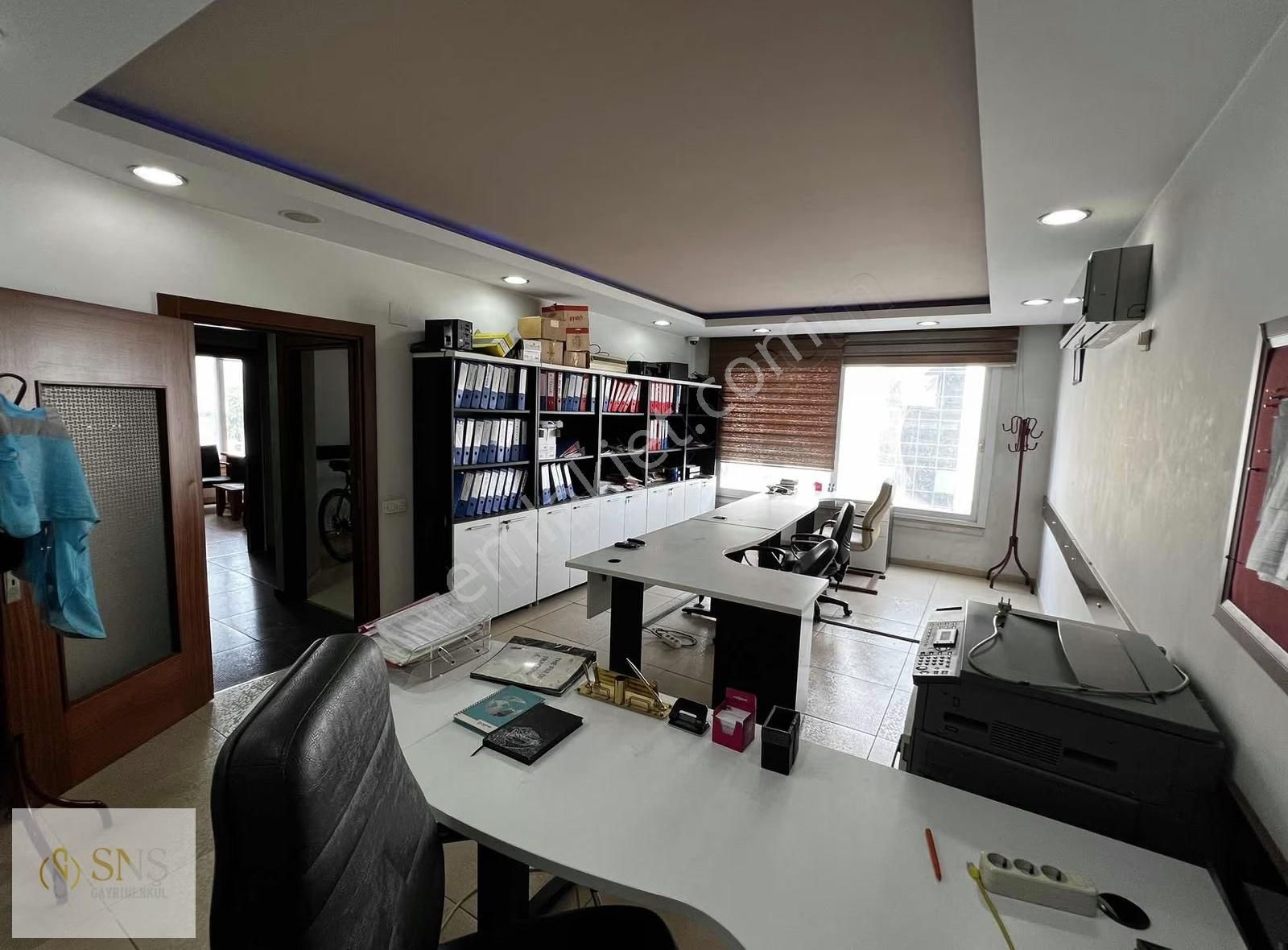 İstasyon Civarı Ful Yapılı Ful Eşyalı Ofis