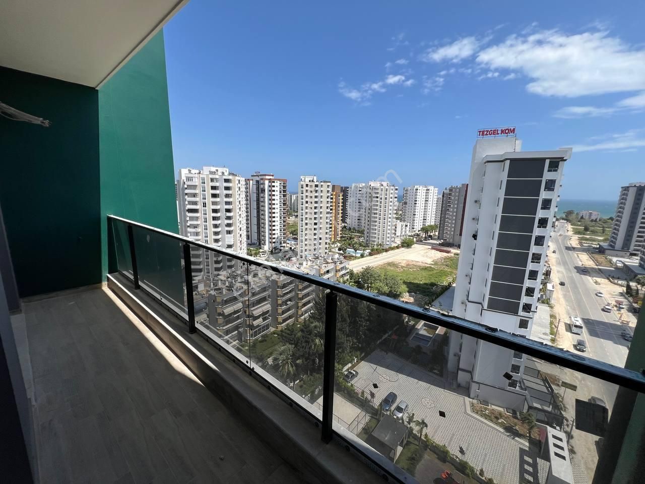 Karınca'dan Deniz Mh'de Harika Konumda Havuzlu 1+1 Satılık!