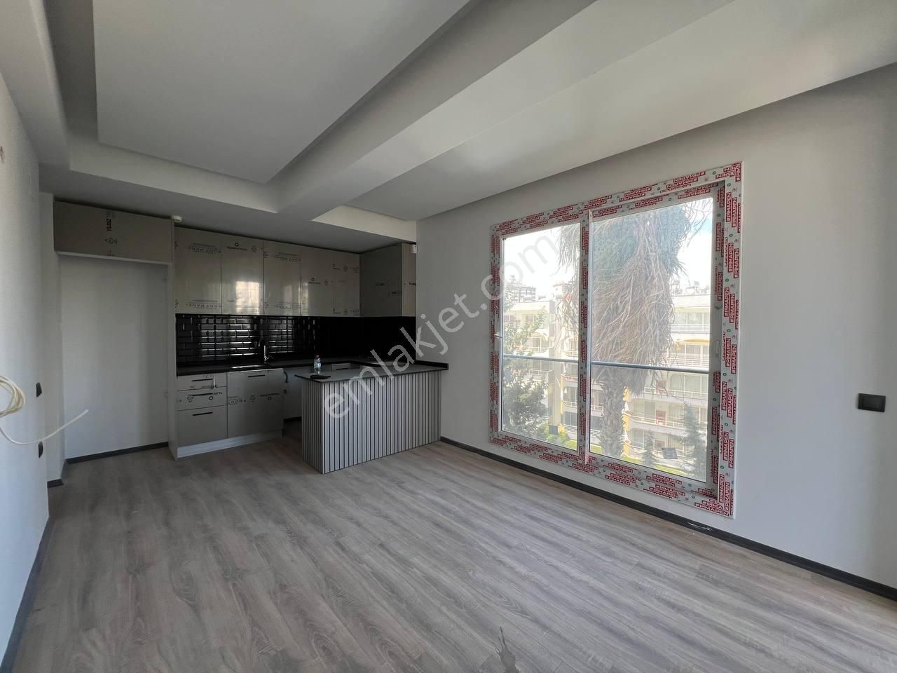 Karınca'dan Deniz Mh'de Harika Konumda Havuzlu 1+1 Satılık! - Görsel 3