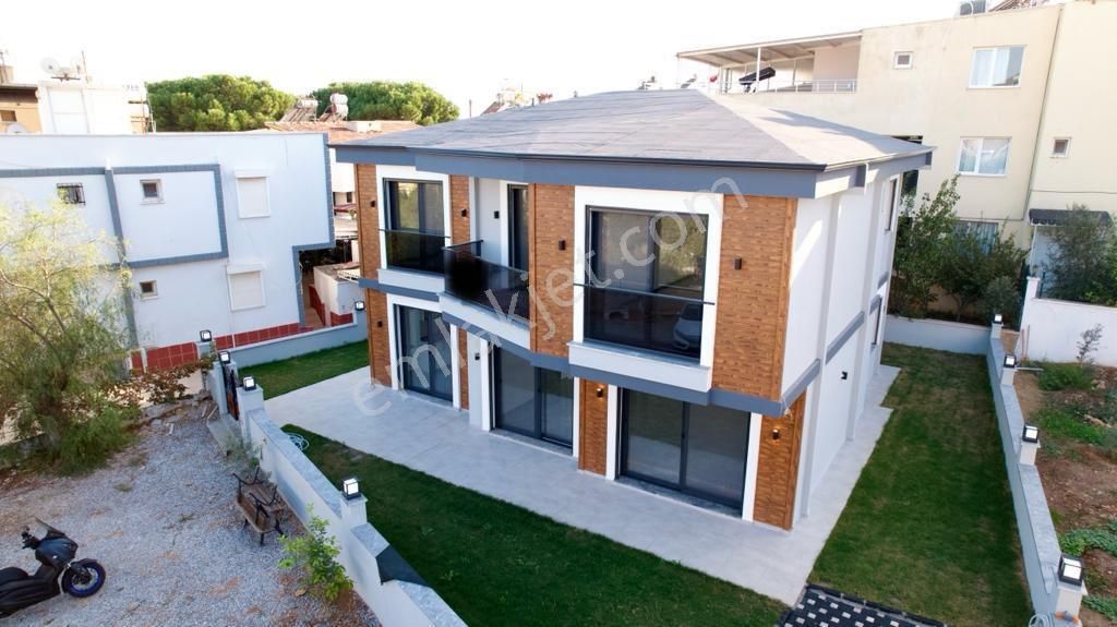 Fevzi Paşa Uslu Sitesi 5+1 Ayrı Mutfak Villa